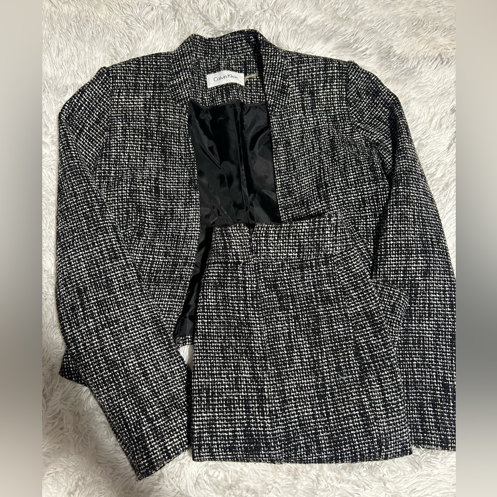 VINTAGE Calvin Klein blazer skirt set size 6 black